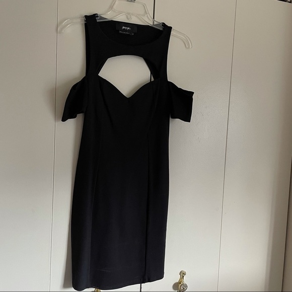 Little Black Dress | Sweetheart Neckline - Picture 1 of 5